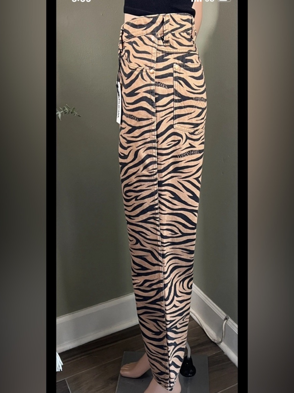 WRANGLER WOMEN'S HIGH RISE WILD WEST 🐅PURR PRINT JEANS 30x28 ANTHROPOLOGIE FP - Picture 8 of 15